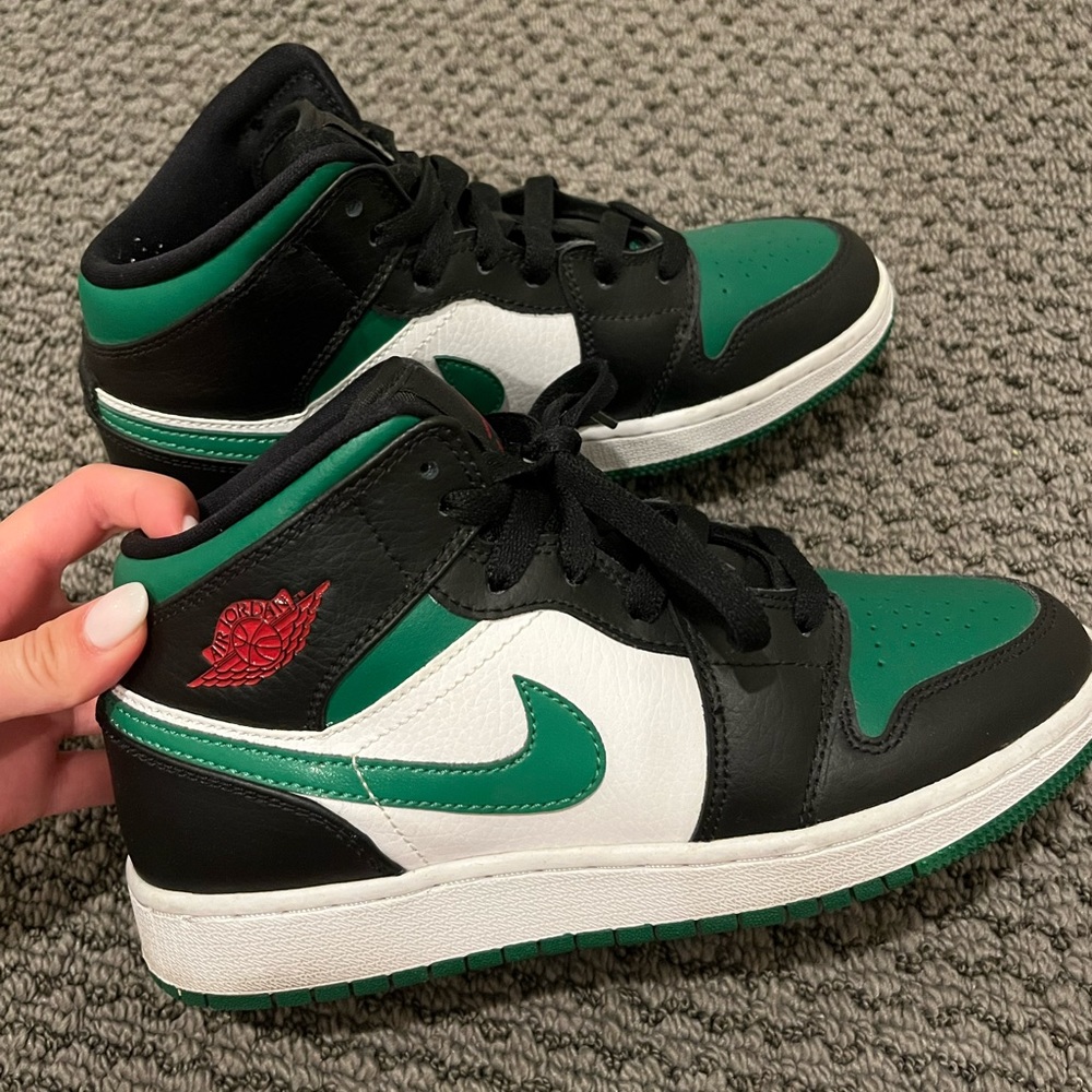 Air Jordan 1 Mid Black Pine Green